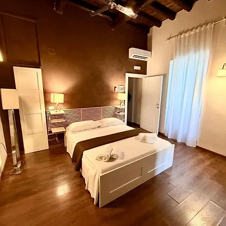 White House 3*