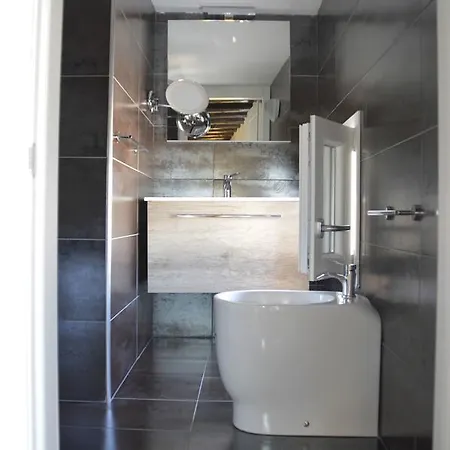 White House Nocleg ze śniadaniem 4*