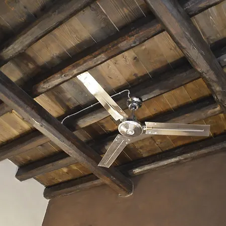 White House Nocleg ze śniadaniem Trani