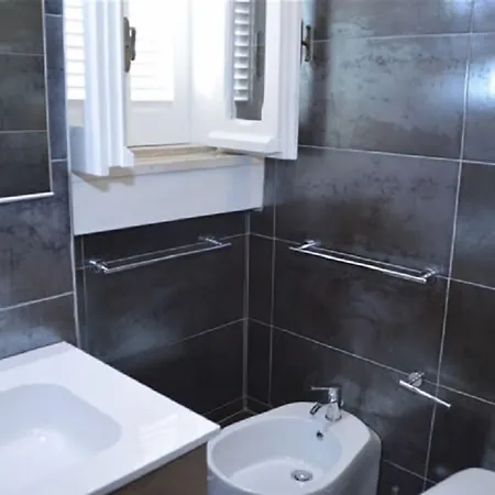 White House Bed & Breakfast Trani