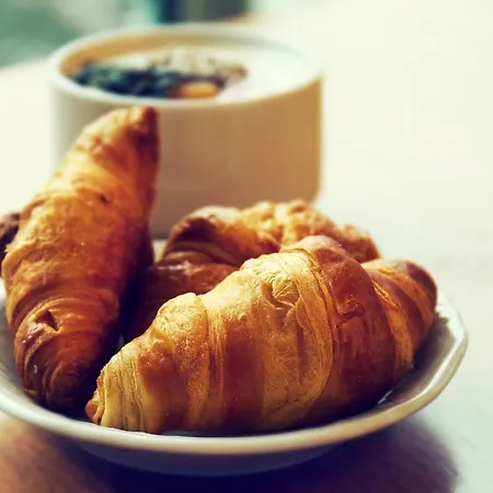 Couette-café White House 4*